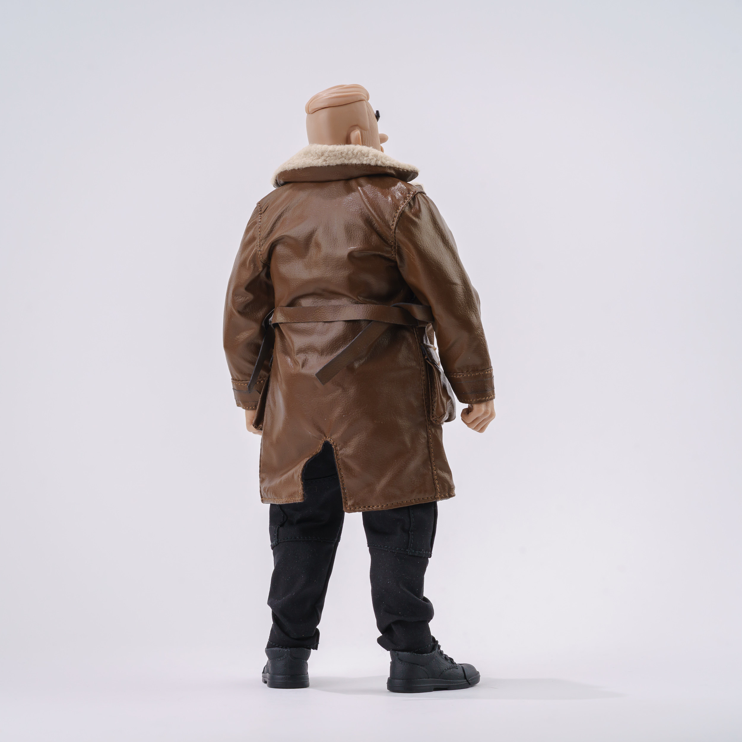 1/12 Scale Middle-aged Muscula - Leatherworking Items review and price